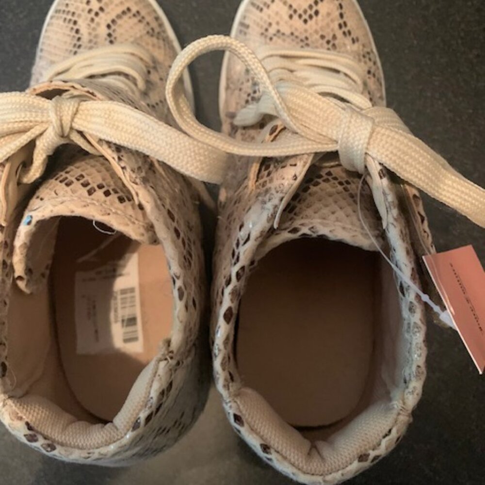 NWT - Juicy Couture Women's Wedge Sneakers - Picture 4 of 9